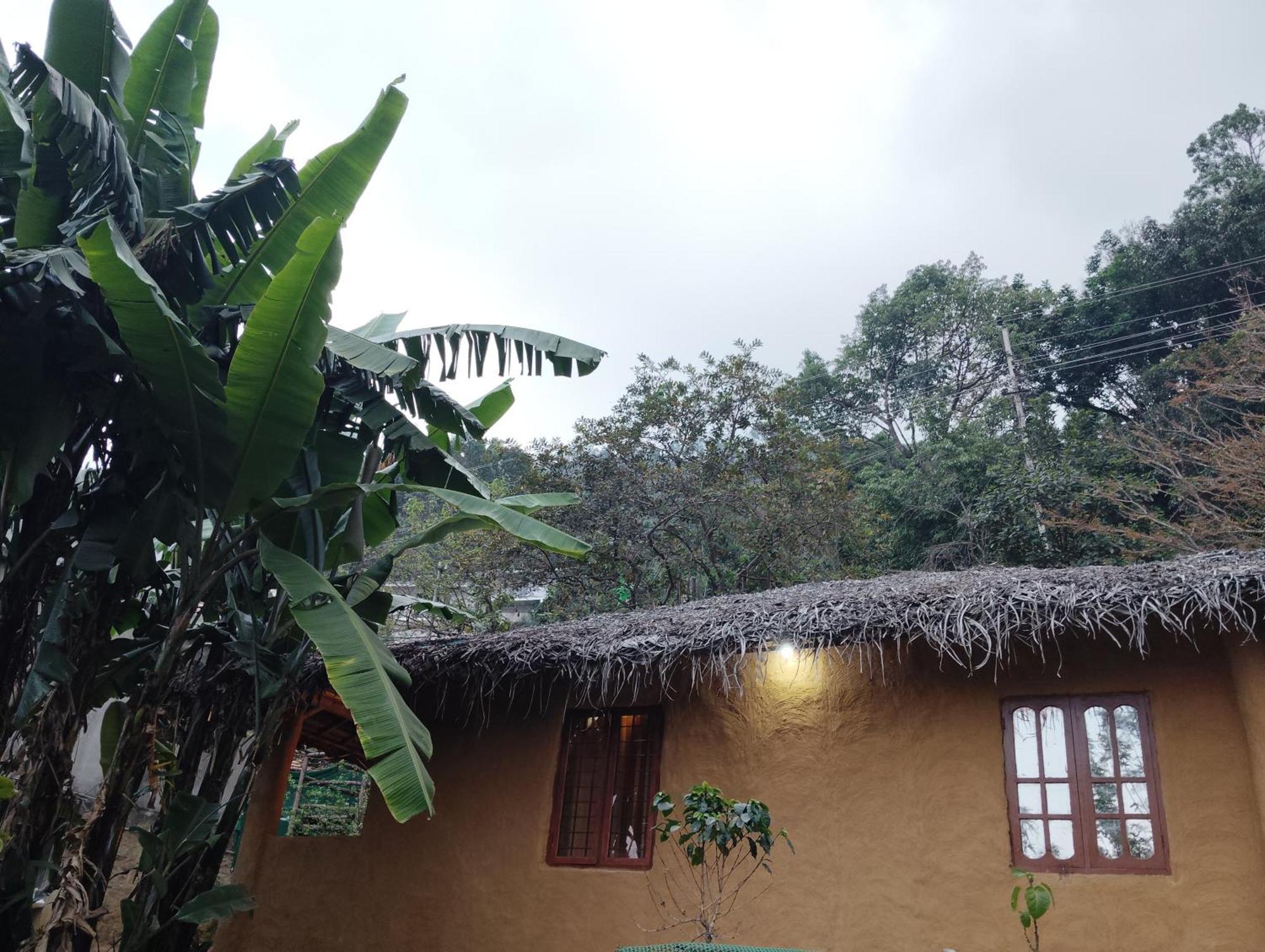 Cosmic Mud House Kanthalloor Exterior foto