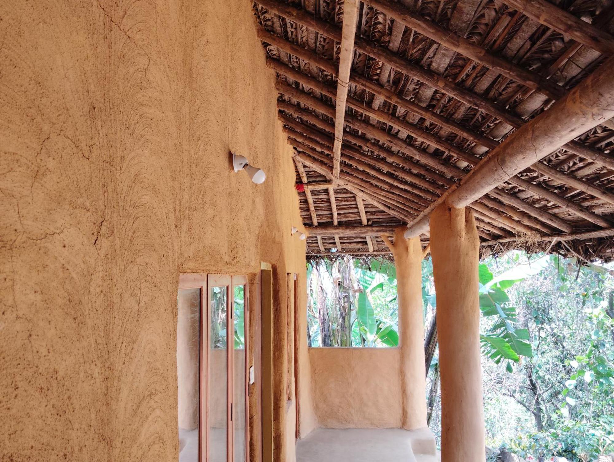 Cosmic Mud House Kanthalloor Exterior foto